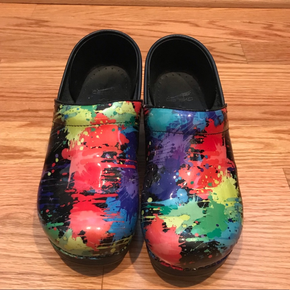 Dansko Clogs: Limited splatter design